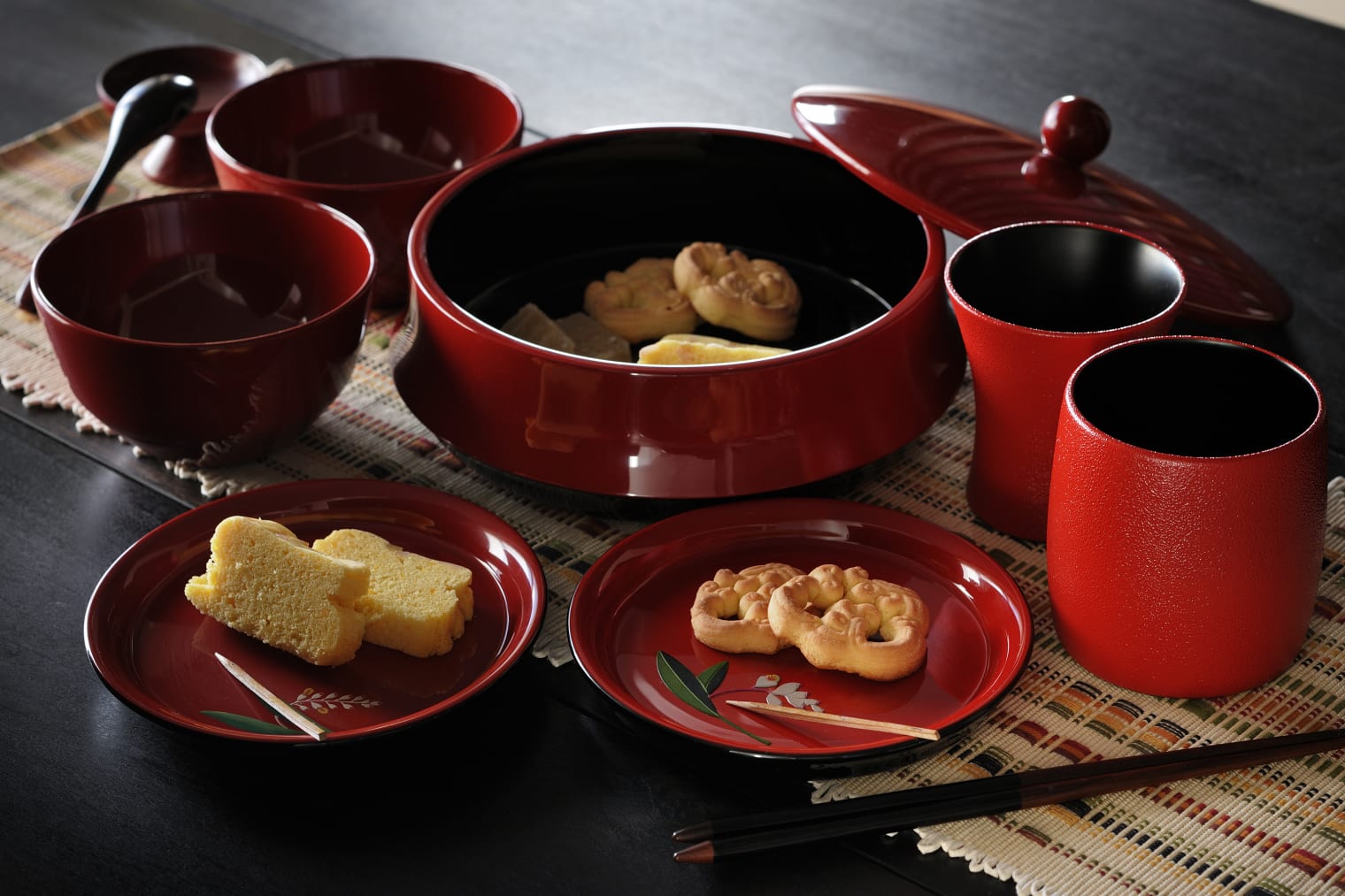 首里城を彩る紅～琉球のちむぐくる～ | 星のや沖縄【公式