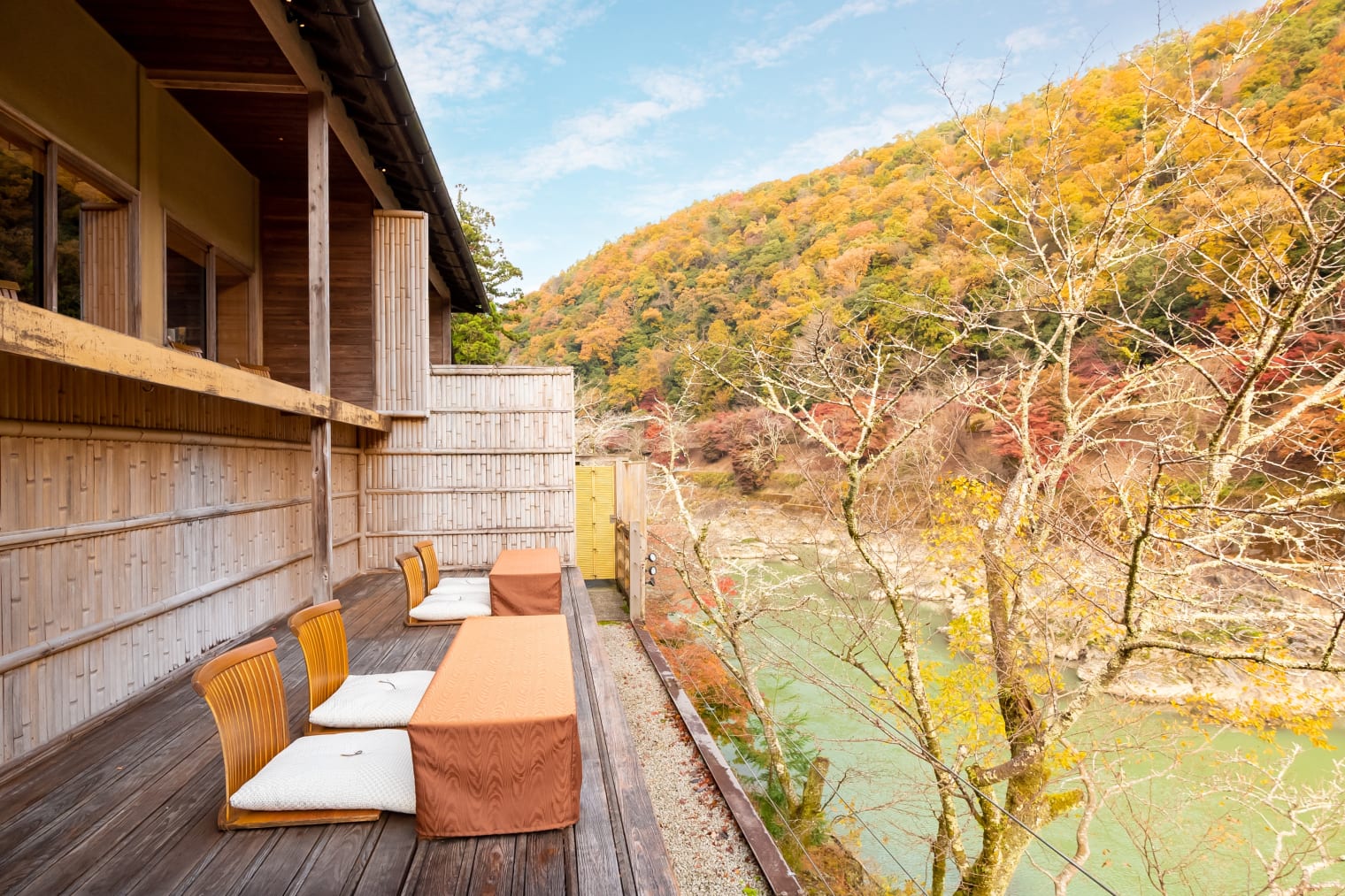 Autumn stay in Deep Arashiyama | HOSHINOYA Kyoto - Official Site
