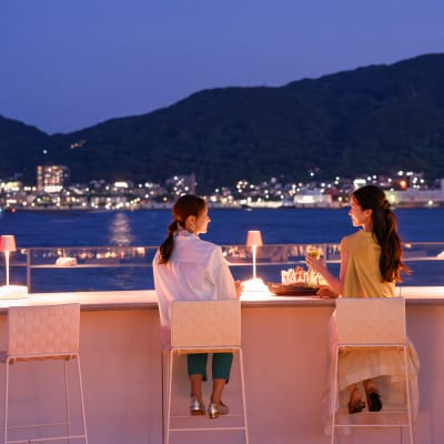 봄의 해협 나이트 라운지